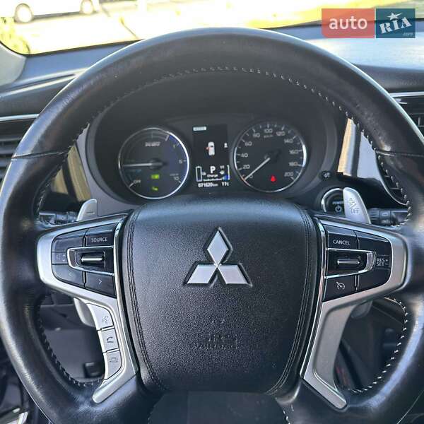 Внедорожник / Кроссовер Mitsubishi Outlander 2018 в Запорожье