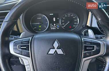 Внедорожник / Кроссовер Mitsubishi Outlander 2018 в 