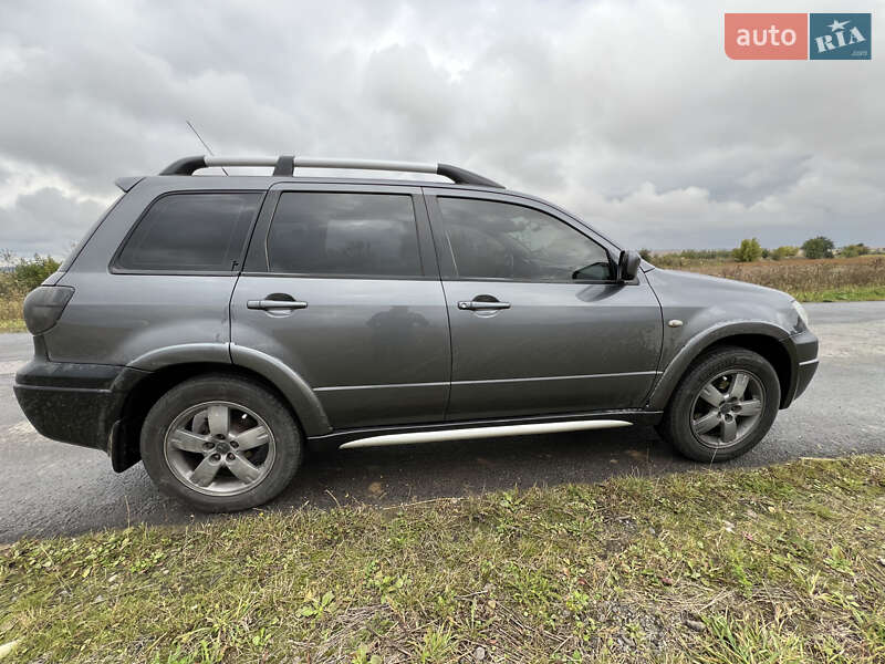 Внедорожник / Кроссовер Mitsubishi Outlander 2007 в Радехове