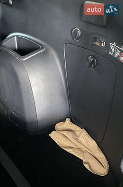 Внедорожник / Кроссовер Mitsubishi Outlander 2012 в 