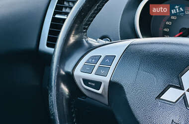 Внедорожник / Кроссовер Mitsubishi Outlander 2007 в 