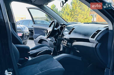 Внедорожник / Кроссовер Mitsubishi Outlander 2007 в 