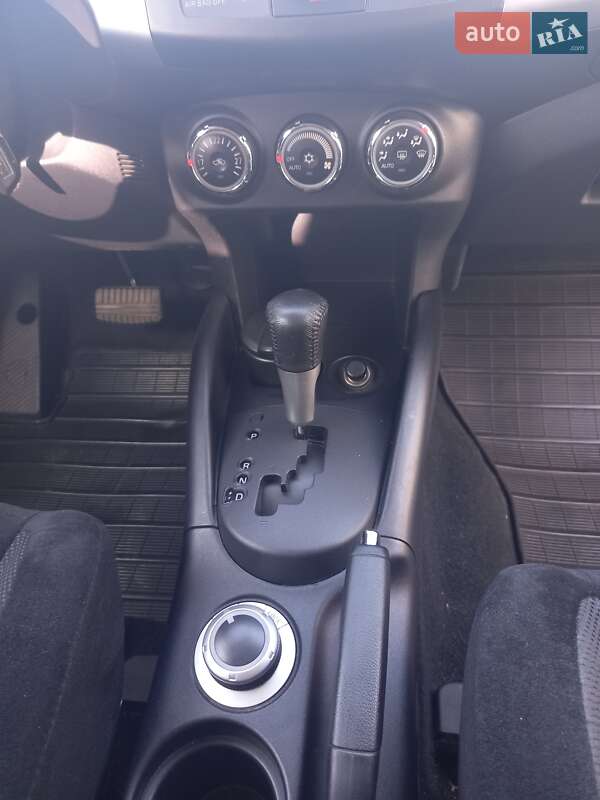 Позашляховик / Кросовер Mitsubishi Outlander 2010 в Полтаві