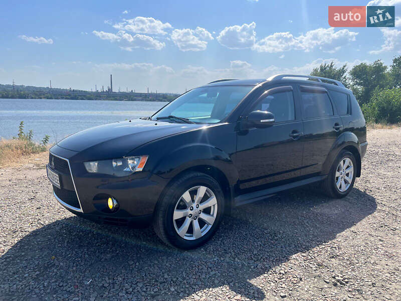 Внедорожник / Кроссовер Mitsubishi Outlander 2010 в Киеве