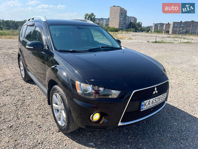 Внедорожник / Кроссовер Mitsubishi Outlander 2010 в Киеве