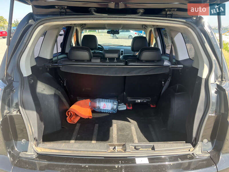 Внедорожник / Кроссовер Mitsubishi Outlander 2010 в Киеве