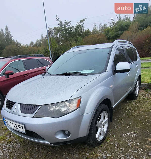 Позашляховик / Кросовер Mitsubishi Outlander 2008 в Львові