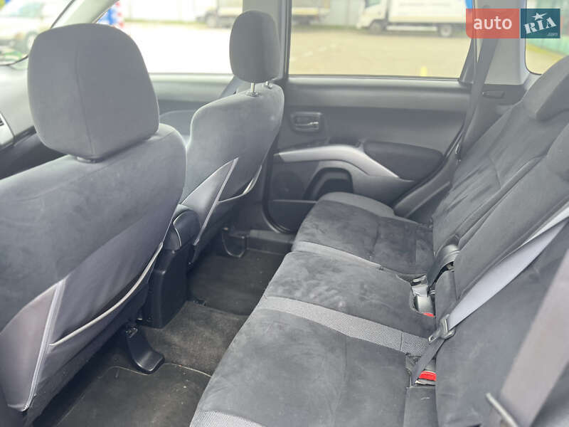 Внедорожник / Кроссовер Mitsubishi Outlander 2008 в Дубно