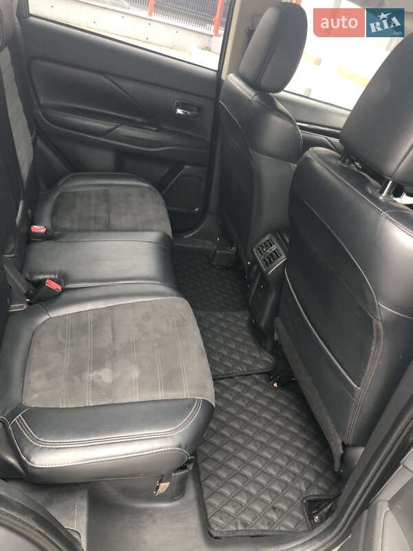 Позашляховик / Кросовер Mitsubishi Outlander 2019 в Львові
