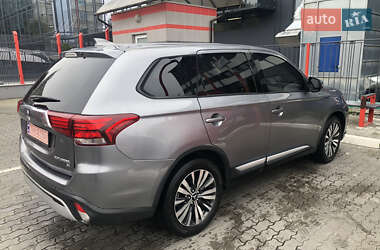 Позашляховик / Кросовер Mitsubishi Outlander 2019 в Львові