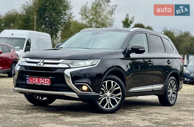 Внедорожник / Кроссовер Mitsubishi Outlander 2016 в Калуше