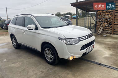 Внедорожник / Кроссовер Mitsubishi Outlander 2013 в 