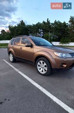 Внедорожник / Кроссовер Mitsubishi Outlander 2009 в Сарнах