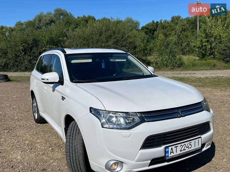 Внедорожник / Кроссовер Mitsubishi Outlander 2014 в Ивано-Франковске фото 31 Внедорожник / Кроссовер Mitsubishi Outlander 2014 в Ивано-Франковске
