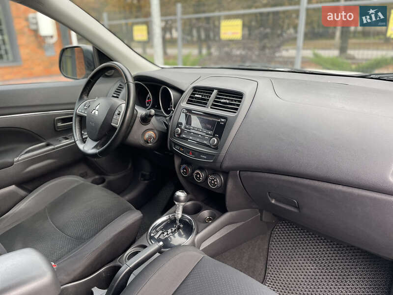 Внедорожник / Кроссовер Mitsubishi Outlander 2015 в Кременчуге