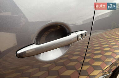 Внедорожник / Кроссовер Mitsubishi Outlander 2012 в 