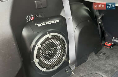 Внедорожник / Кроссовер Mitsubishi Outlander 2012 в 