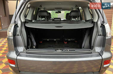 Внедорожник / Кроссовер Mitsubishi Outlander 2012 в 