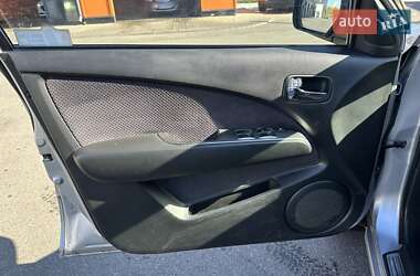 Внедорожник / Кроссовер Mitsubishi Outlander 2006 в 