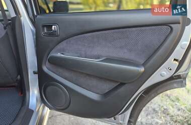 Позашляховик / Кросовер Mitsubishi Outlander 2005 в 