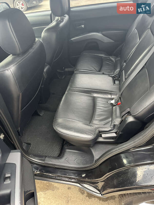 Внедорожник / Кроссовер Mitsubishi Outlander 2007 в Хмельницком