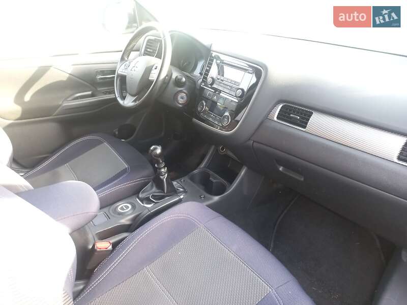 Внедорожник / Кроссовер Mitsubishi Outlander 2012 в Шептицькому
