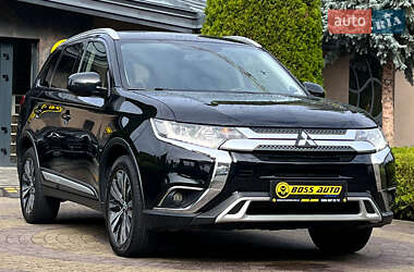 Внедорожник / Кроссовер Mitsubishi Outlander 2019 в Львове