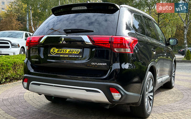 Позашляховик / Кросовер Mitsubishi Outlander 2019 в Львові фото 5 Позашляховик / Кросовер Mitsubishi Outlander 2019 в Львові