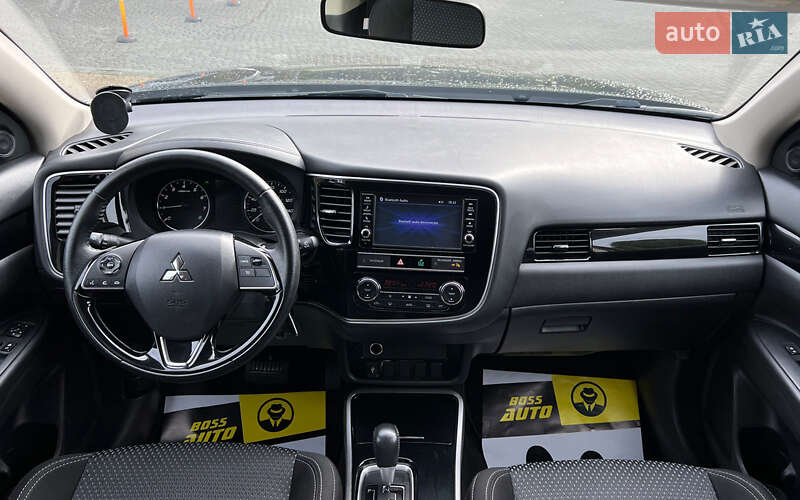 Позашляховик / Кросовер Mitsubishi Outlander 2019 в Львові фото 10 Позашляховик / Кросовер Mitsubishi Outlander 2019 в Львові