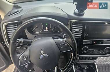 Внедорожник / Кроссовер Mitsubishi Outlander 2018 в 