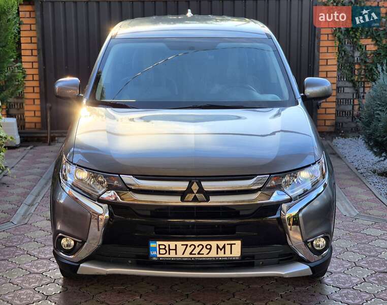 Внедорожник / Кроссовер Mitsubishi Outlander 2017 в Запорожье