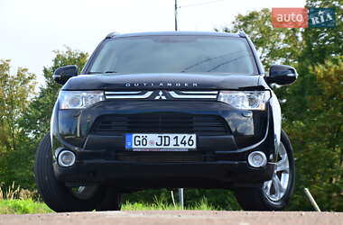 Внедорожник / Кроссовер Mitsubishi Outlander 2013 в 