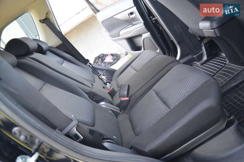 Внедорожник / Кроссовер Mitsubishi Outlander 2013 в Дрогобыче