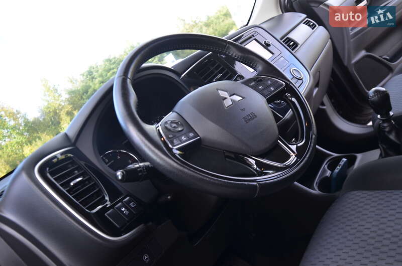 Внедорожник / Кроссовер Mitsubishi Outlander 2013 в Дрогобыче