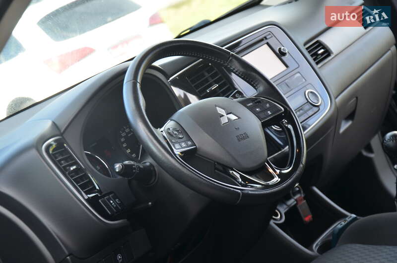 Внедорожник / Кроссовер Mitsubishi Outlander 2013 в Дрогобыче