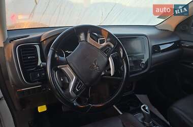 Внедорожник / Кроссовер Mitsubishi Outlander 2018 в 