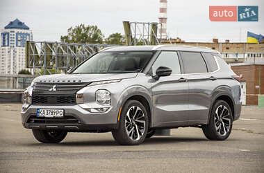 Позашляховик / Кросовер Mitsubishi Outlander 2021 в  Позашляховик / Кросовер Mitsubishi Outlander 2021 в