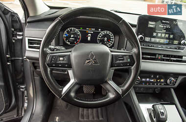 Позашляховик / Кросовер Mitsubishi Outlander 2021 в  фото 20 Позашляховик / Кросовер Mitsubishi Outlander 2021 в