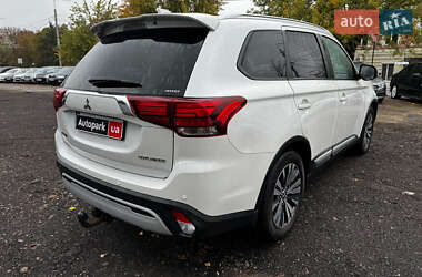 Внедорожник / Кроссовер Mitsubishi Outlander 2019 в 