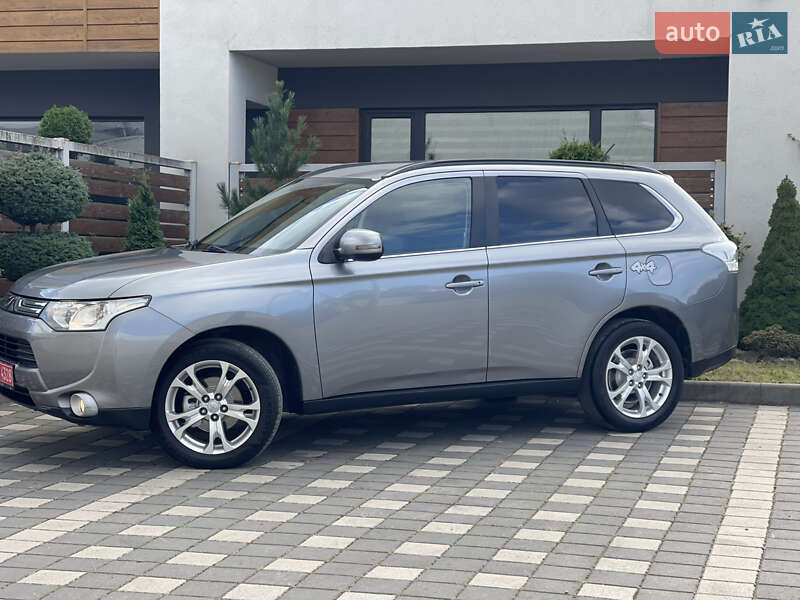 Внедорожник / Кроссовер Mitsubishi Outlander 2014 в Стрые