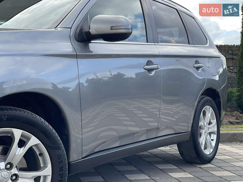 Внедорожник / Кроссовер Mitsubishi Outlander 2014 в Стрые