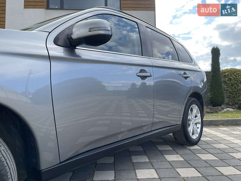 Внедорожник / Кроссовер Mitsubishi Outlander 2014 в Стрые