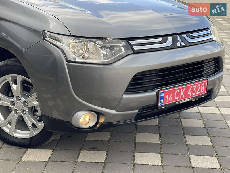Внедорожник / Кроссовер Mitsubishi Outlander 2014 в Стрые