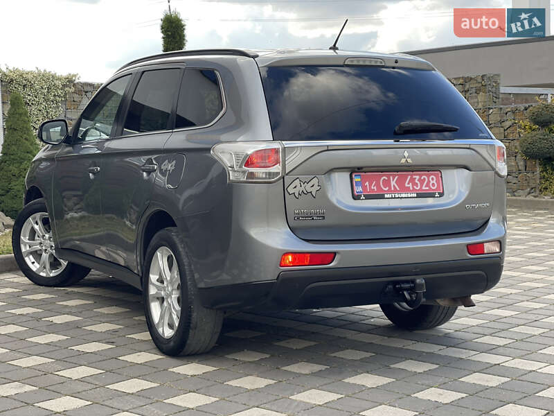 Внедорожник / Кроссовер Mitsubishi Outlander 2014 в Стрые