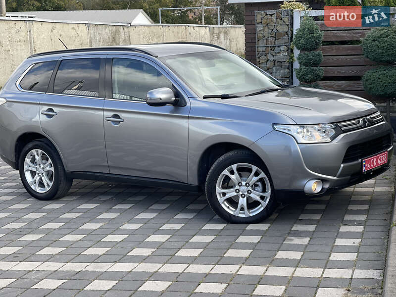 Внедорожник / Кроссовер Mitsubishi Outlander 2014 в Стрые