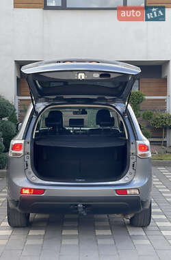 Внедорожник / Кроссовер Mitsubishi Outlander 2014 в 