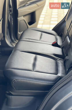 Внедорожник / Кроссовер Mitsubishi Outlander 2014 в 