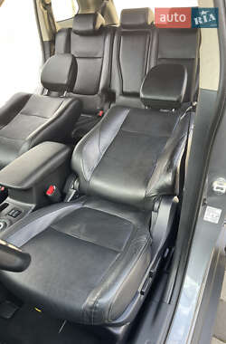 Внедорожник / Кроссовер Mitsubishi Outlander 2014 в 