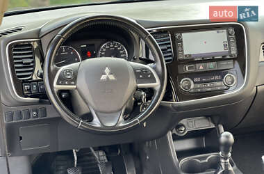 Внедорожник / Кроссовер Mitsubishi Outlander 2014 в 