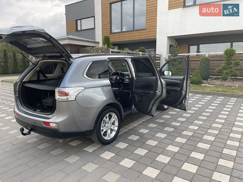 Внедорожник / Кроссовер Mitsubishi Outlander 2014 в Стрые